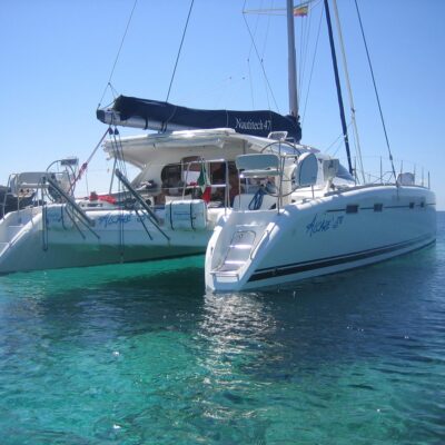 Alcade_yacht_at_sea